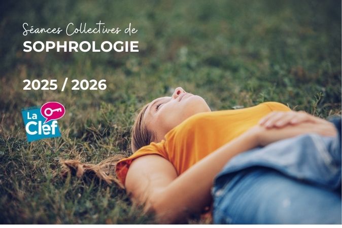 photo d'une jeune femme allongée dans l'herbe les yeux fermés